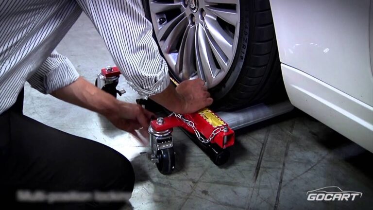 Plataformas Porta-Coches: Soluci&oacute;n Eficiente para el Transporte de Coches Averiados