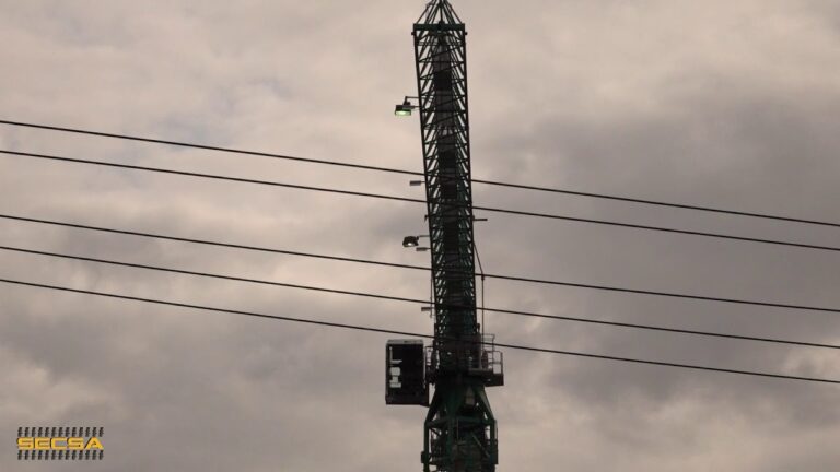 Beneficios de las Gr&uacute;as El&eacute;ctricas en Obras