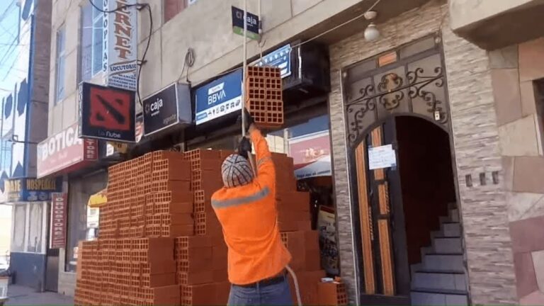 Gr&uacute;as Plataforma: La Herramienta Clave para Elevar Materiales