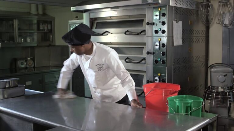 Protocolos Efectivos de Desinfecci&oacute;n en Entornos Industriales